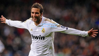 中国短道速滑队世界杯夺金 年轻小将表现亮眼