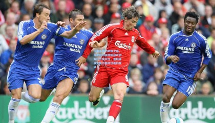 卡塞米罗的救赎之路，从老特拉福德质疑声到双红会擎天柱，曼联客战安菲尔德仰仗他的脊梁